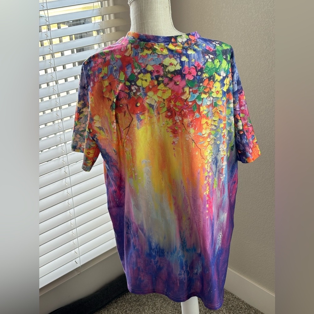 Ladies Top - Picture 2 of 9